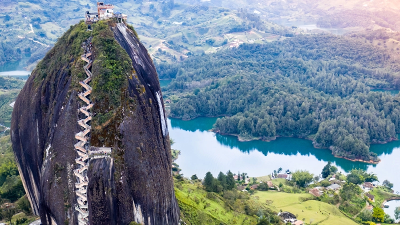 Piedra del Peñon en Guatape Colombia